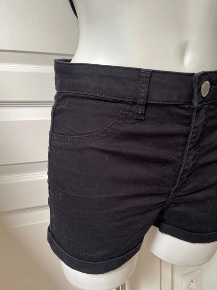 Short noir - photo numéro 6