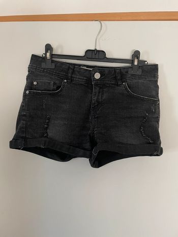 Short noir
