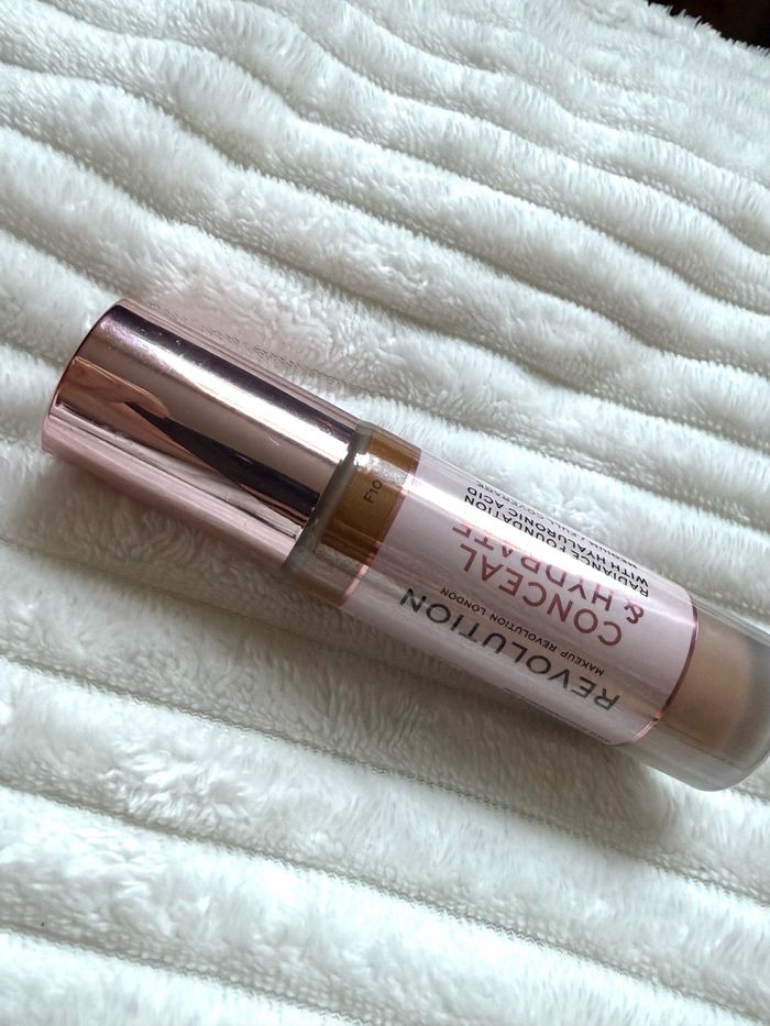 Fond de teint liquide Makeup Revolution - photo numéro 3