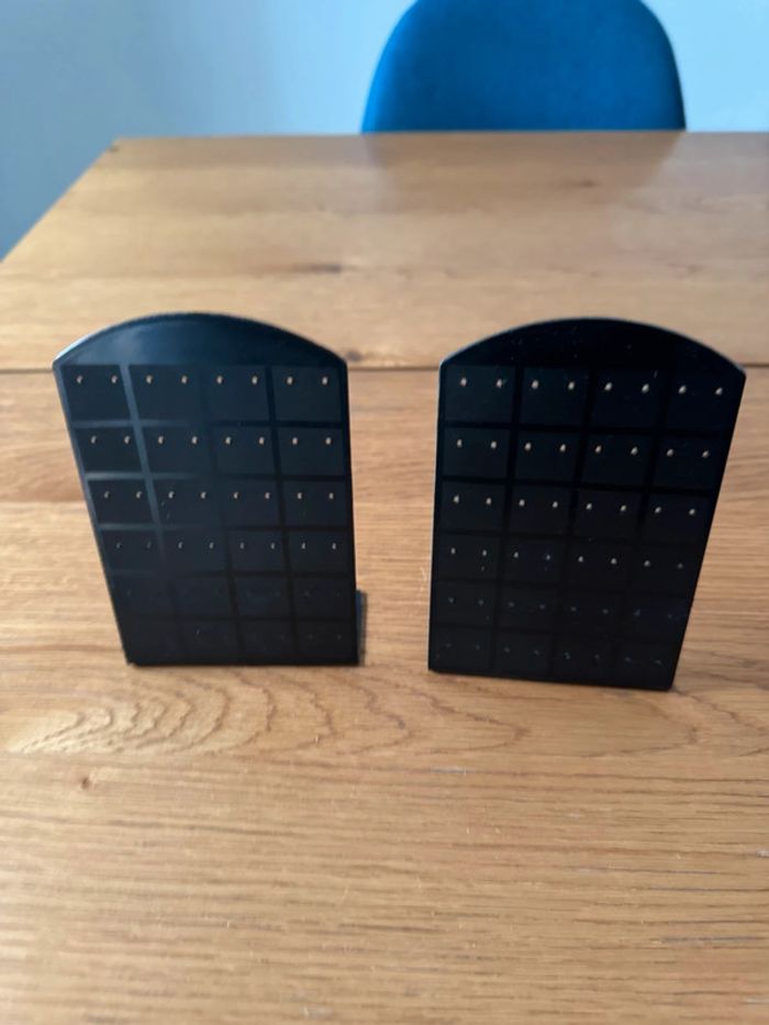 Lot de 2 portes bijoux boucles d’oreille très bon état - photo numéro 2