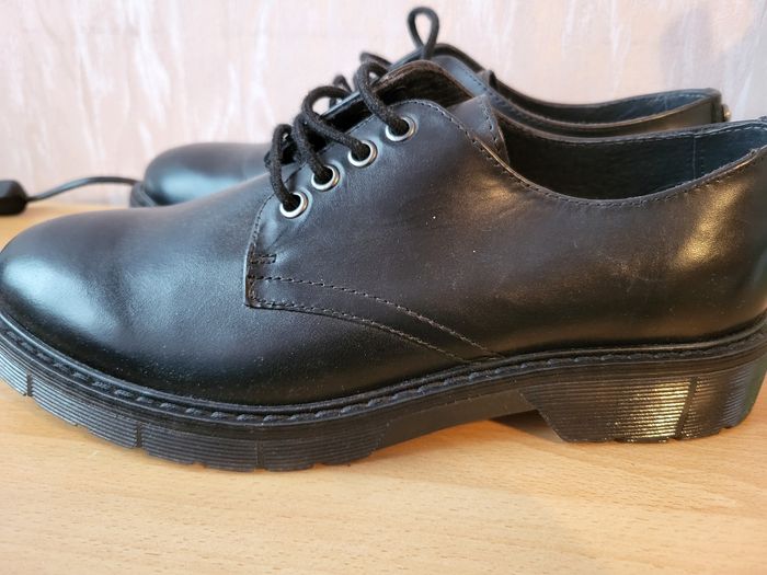 Chaussures femmes Derbies Noires Anna Field Taille 39 neuves - photo numéro 2