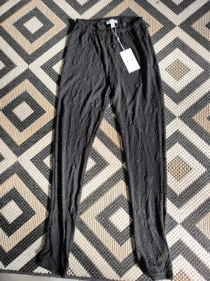 Legging texturé transparent noir Vila – Taille M – Neuf avec étiquette