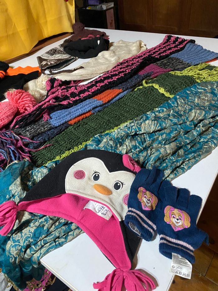 Lot écharpes et bonnets fille - photo numéro 3