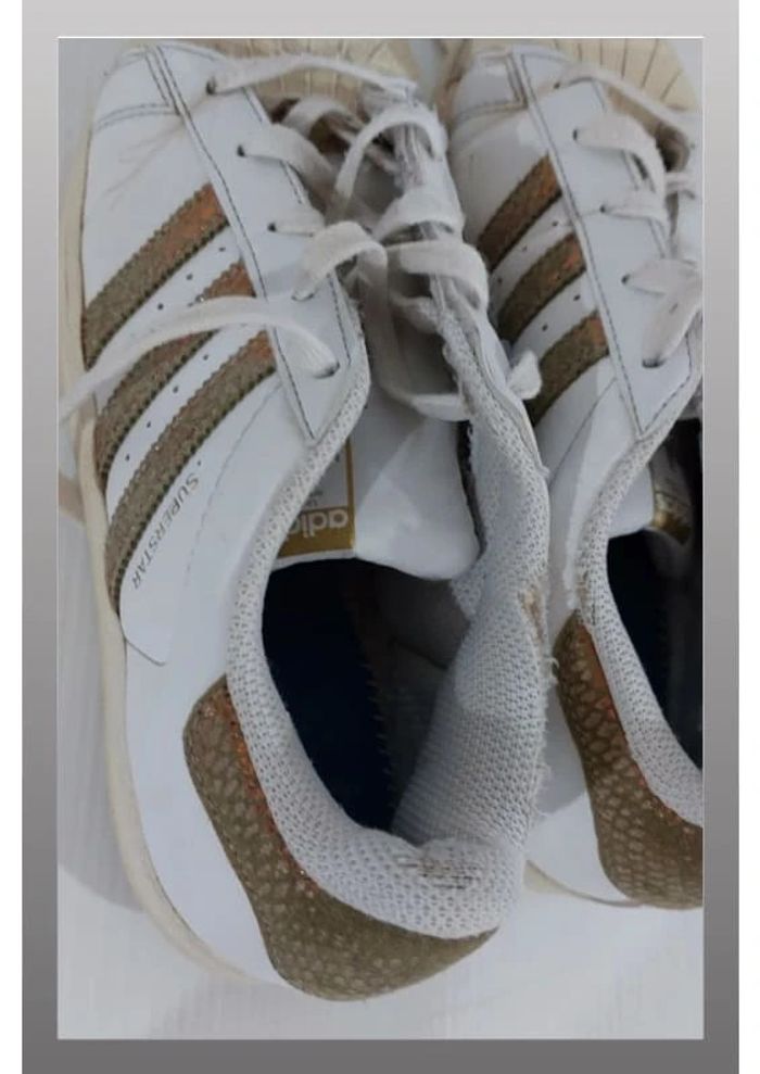 Paire de basket adidas superstar blanche doré  usées taille 36 - photo numéro 5