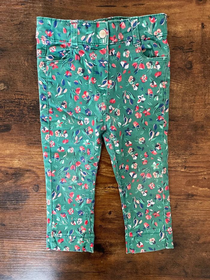 Pantalon slim vert fleuri