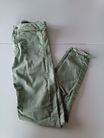 Jean kaki Bershka taille 34