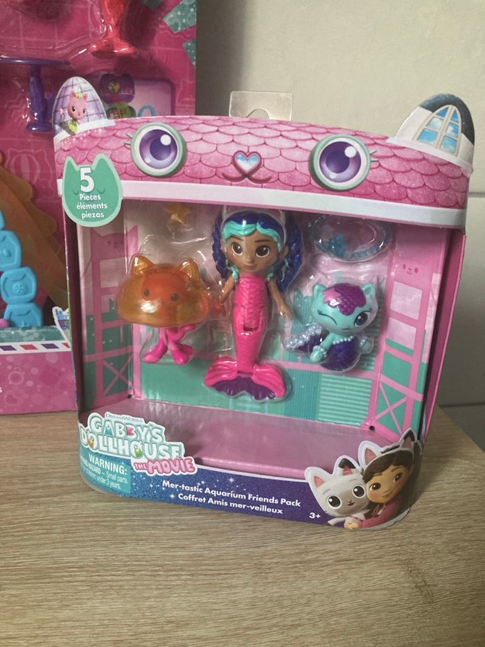 Lot Gabby’s Dollhouse coffret de voyage Paradis des sirènes avec accessoires et personnages  et amis mer-veilleux neuf sous blister - photo numéro 3