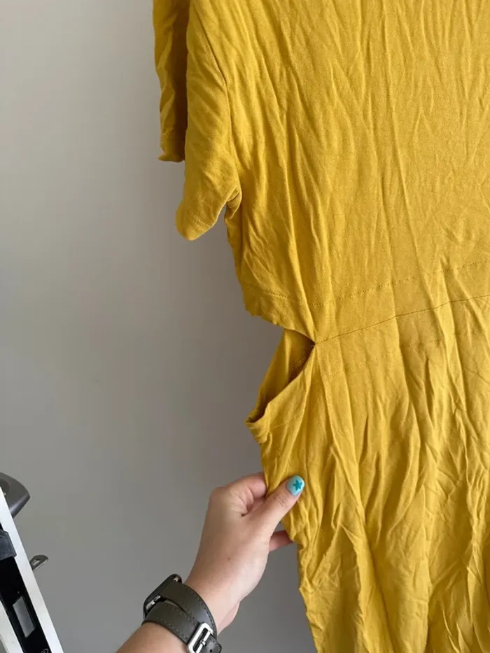 Robe longue ouverte jaune Zara - photo numéro 2