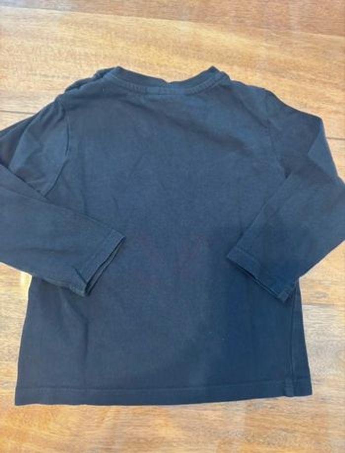 TEE shirt manches longues Hugo boss taille 2 ans excellent état - photo numéro 4