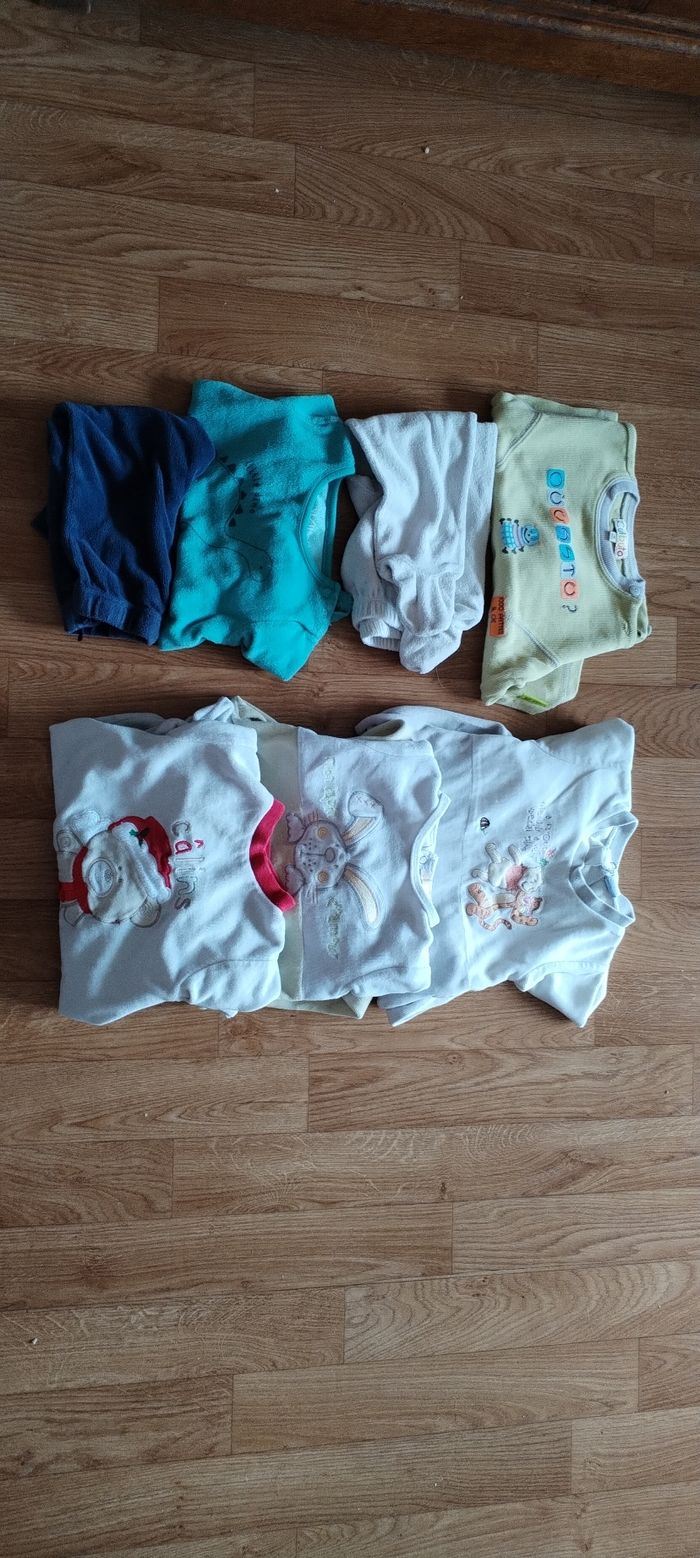 Lot de vêtements garçon 18 mois - photo numéro 2
