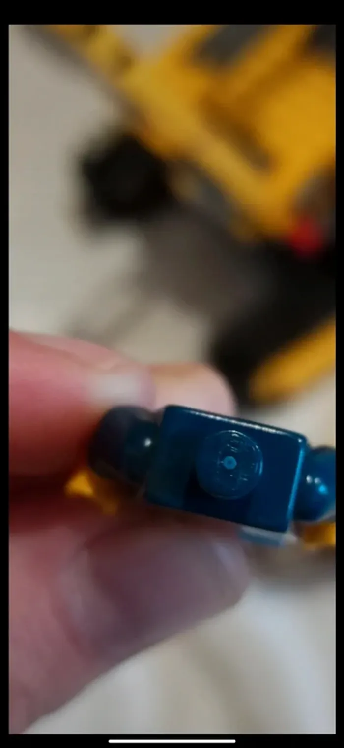 Véhicule engin de démolition tournant sur chenilles lego - photo numéro 13