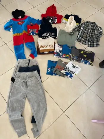Lot vêtements 8 ans