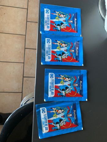 Lot de 4 pochettes DC comics