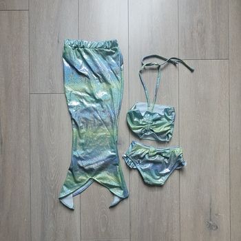 Magnifique maillot de bain sirène. Fille 2 ans 1/2. Haut + bas + queue de sirène