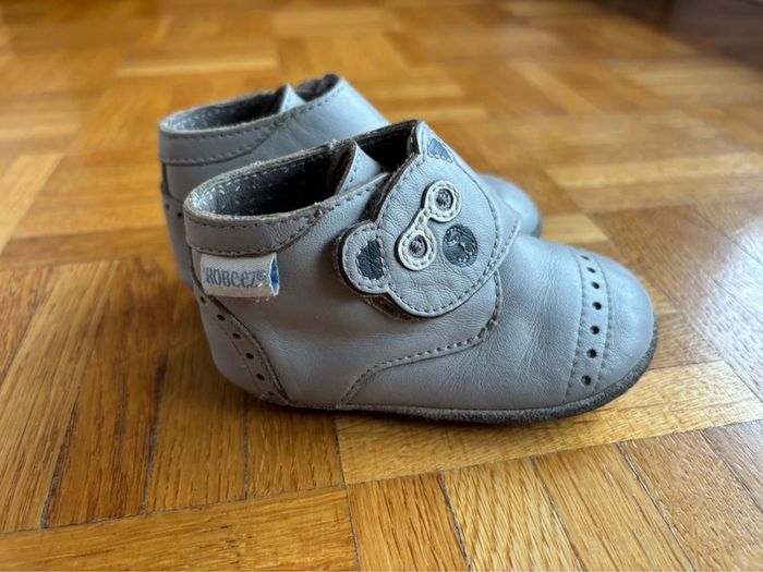 Chaussures Robeez 6-9 mois parfait etat - photo numéro 3