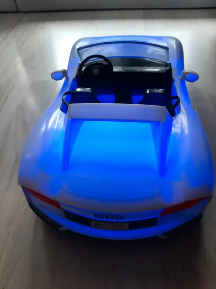 Véhicule Rainbow High voiture arc-en-ciel