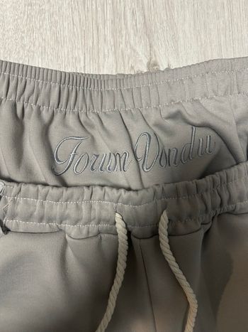 Jogging gris taille S – très bon état