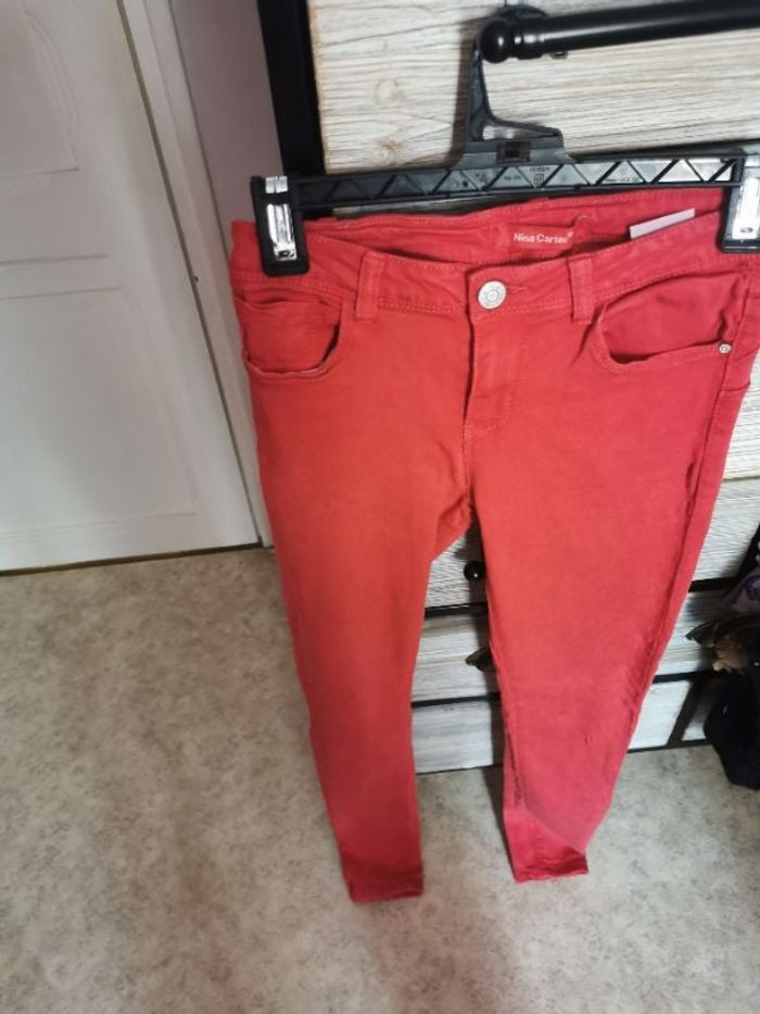 Pantalon femme rouge T 36 (16 ans) genre slim
