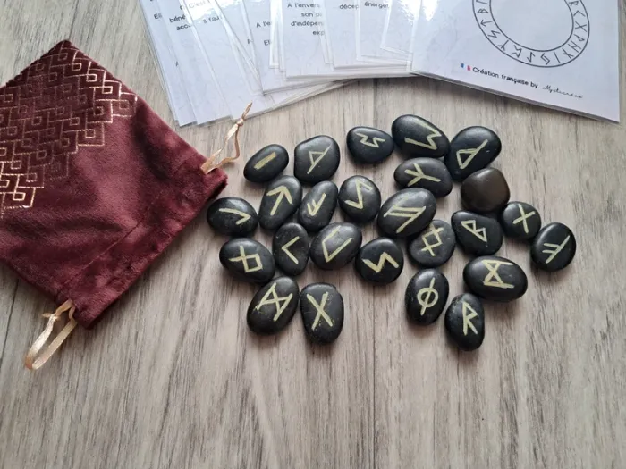 Ensemble divination runes + guide - photo numéro 3