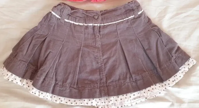 Lot 3 jupes velours 2 ans - photo numéro 3