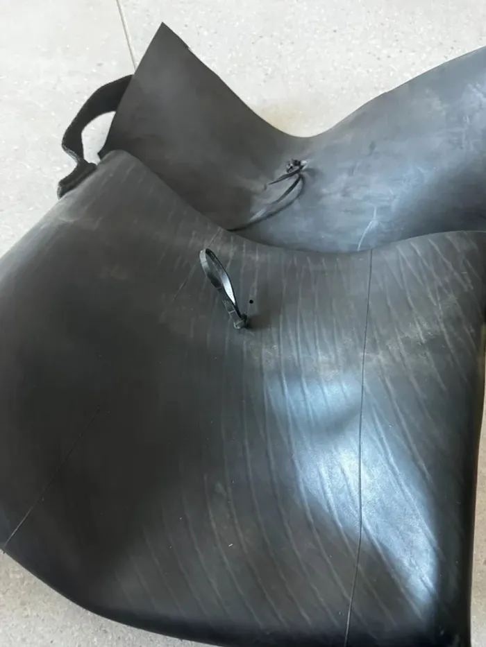 Sac à bandoulière fait main, bon état mais il y a des marques d'usures, 37x25cm - photo numéro 7