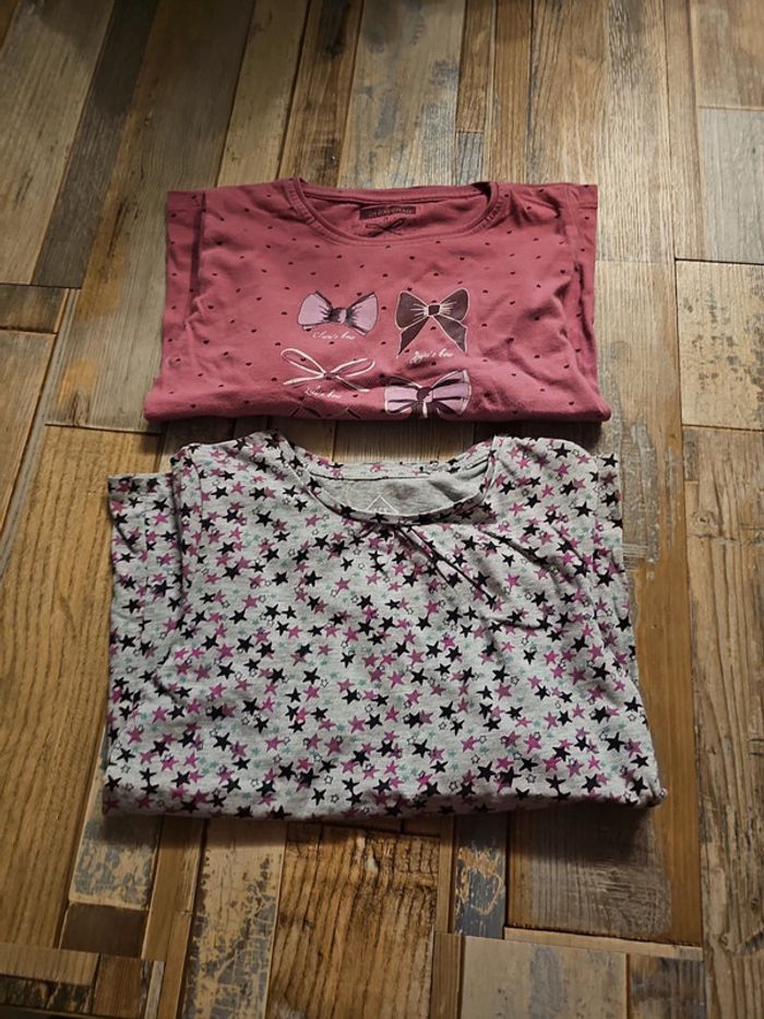 Lot de 2 t shirts manches longues taille 8 ans