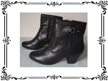 Bottines taille 40.