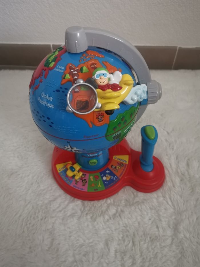 Globe Terrestre Interactif VTech Beebs By Kiabi Globe Terrestre Interactif VTech Beebs By Kiabi