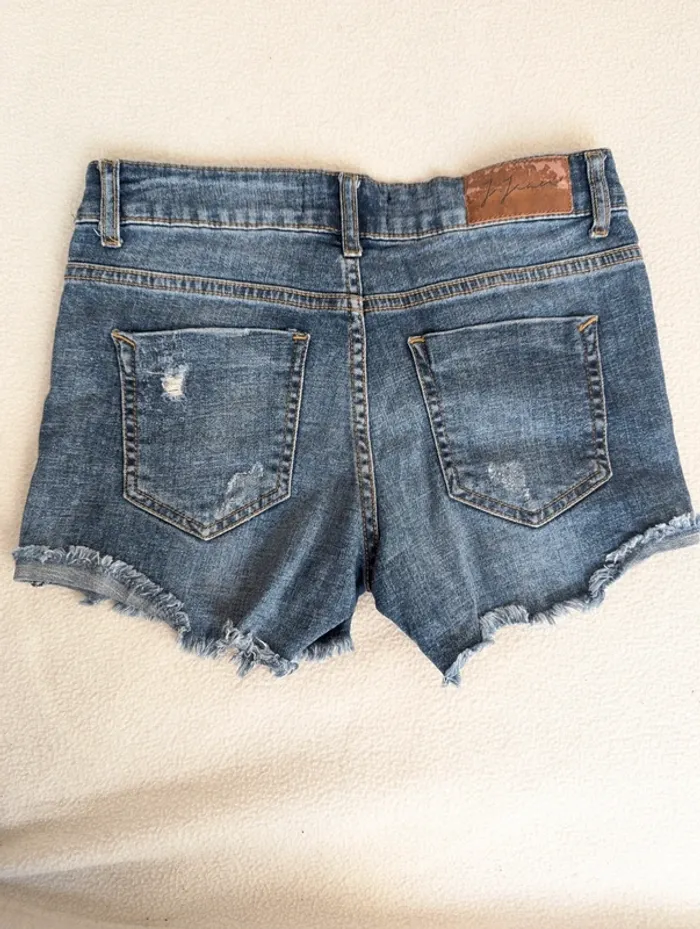 Short en jean Jennyfer taille s au 36 - photo numéro 3