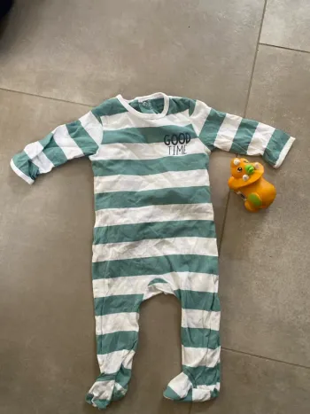 Pyjamas fin 9 mois