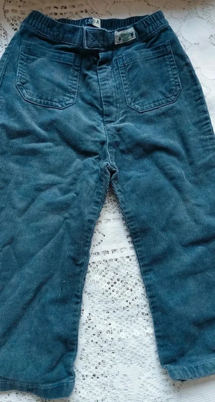 Pantalon en velours bleu - Doux et confortable, en très bon état, taille 2 ans - photo numéro 2