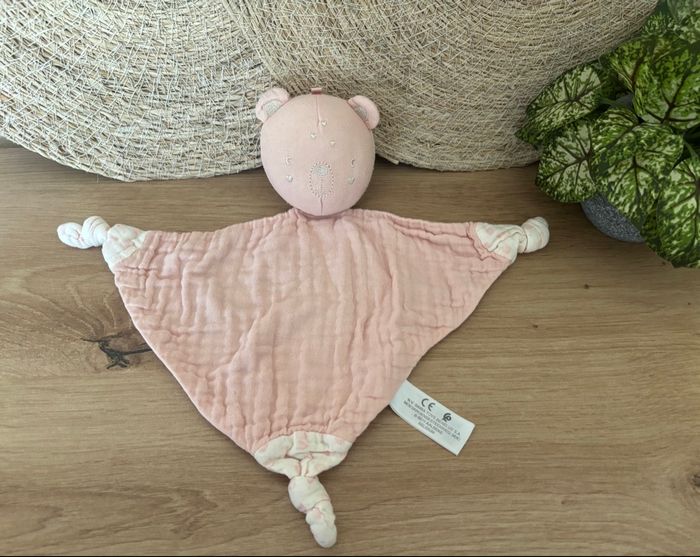 Doudou plat ours chat mange saumon rose simba toys