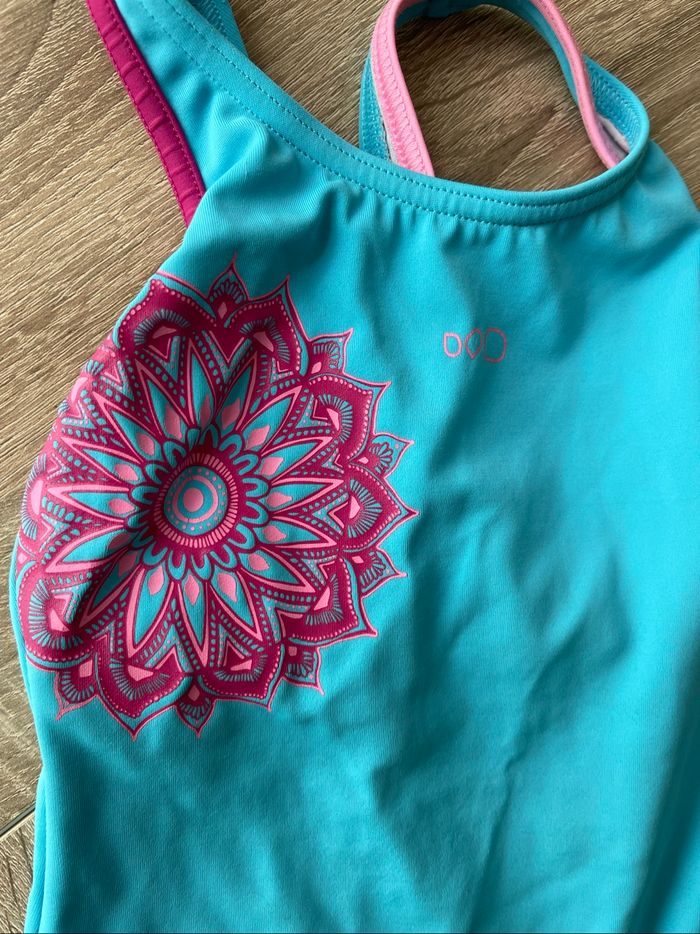 Maillot de bain 1 pièce 6 ans tbe - photo numéro 3