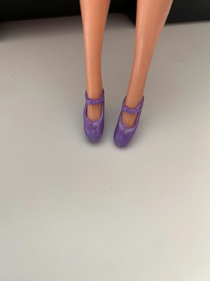 Ballerines pointe violette pour poupée Barbie