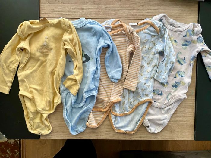 Lot de vêtements garçon 6 mois - photo numéro 2