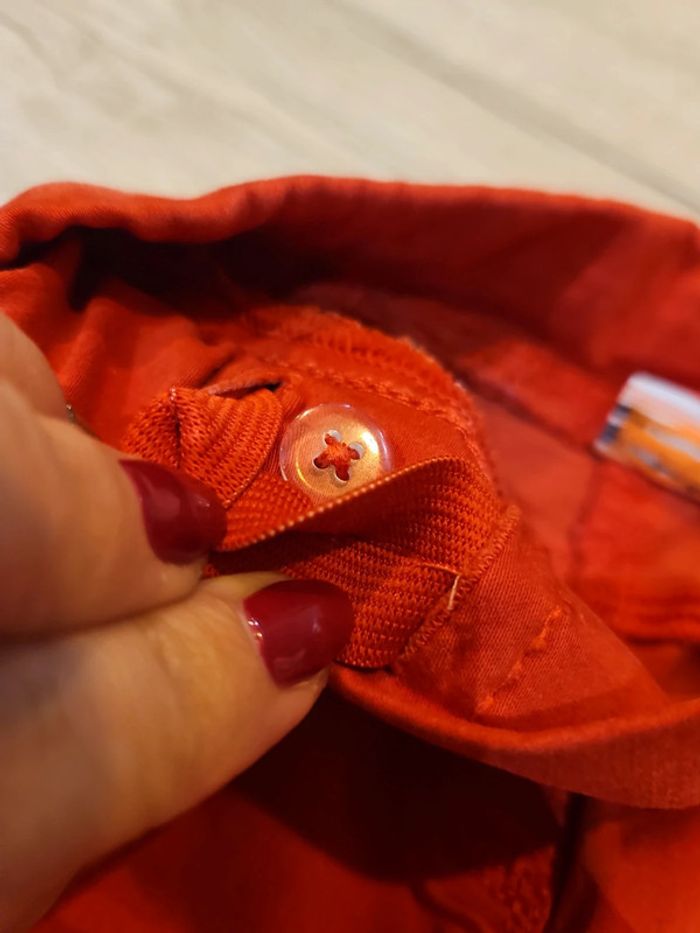 Pantalon rouge 6 ans - photo numéro 3