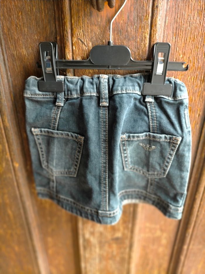 Très belle jupe Armani 2 ans - photo numéro 4