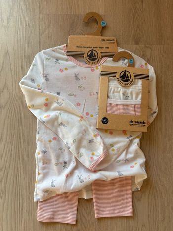 Ensemble pyjama + lots de 3 culottes ,fille (6 ans )