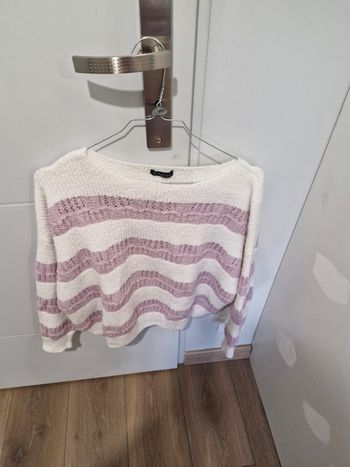 Pull blanc et mauve