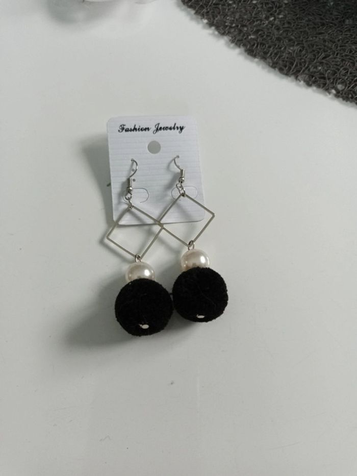 Boucle fantaisie argent noir