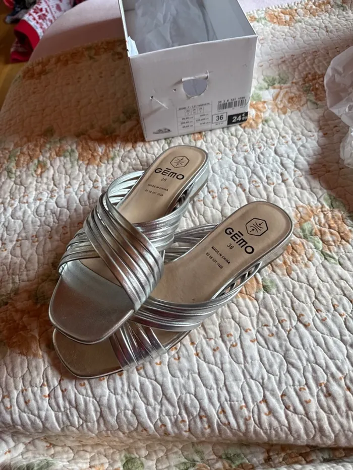 Jolies sandales neuves avec étiquette pointure 36 - photo numéro 11