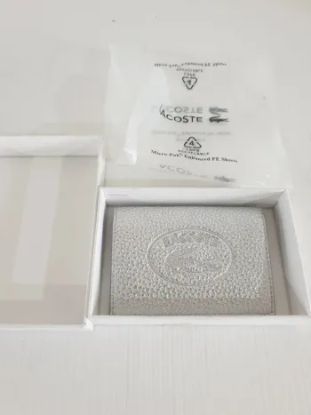 Porte carte Lacoste argenté, neuf 11x8cm