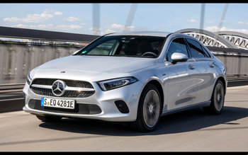 Voiture mercedes A 250 e neuve blanche