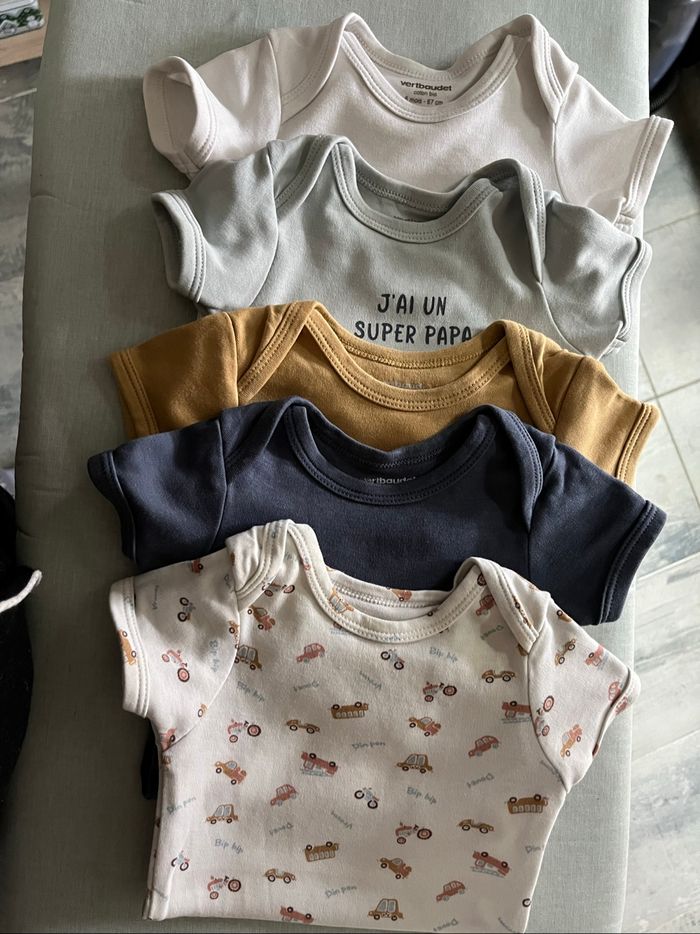 Lot bodys bébé garçon 6 mois