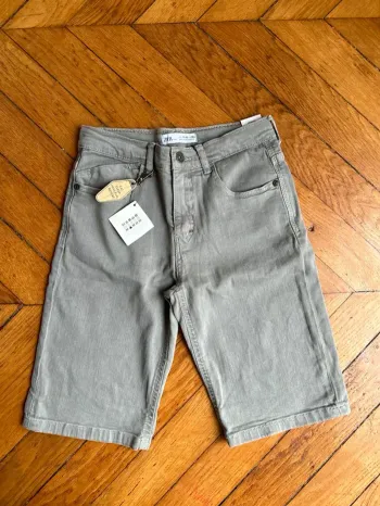 NEUF short Zara taille 11/12 ans