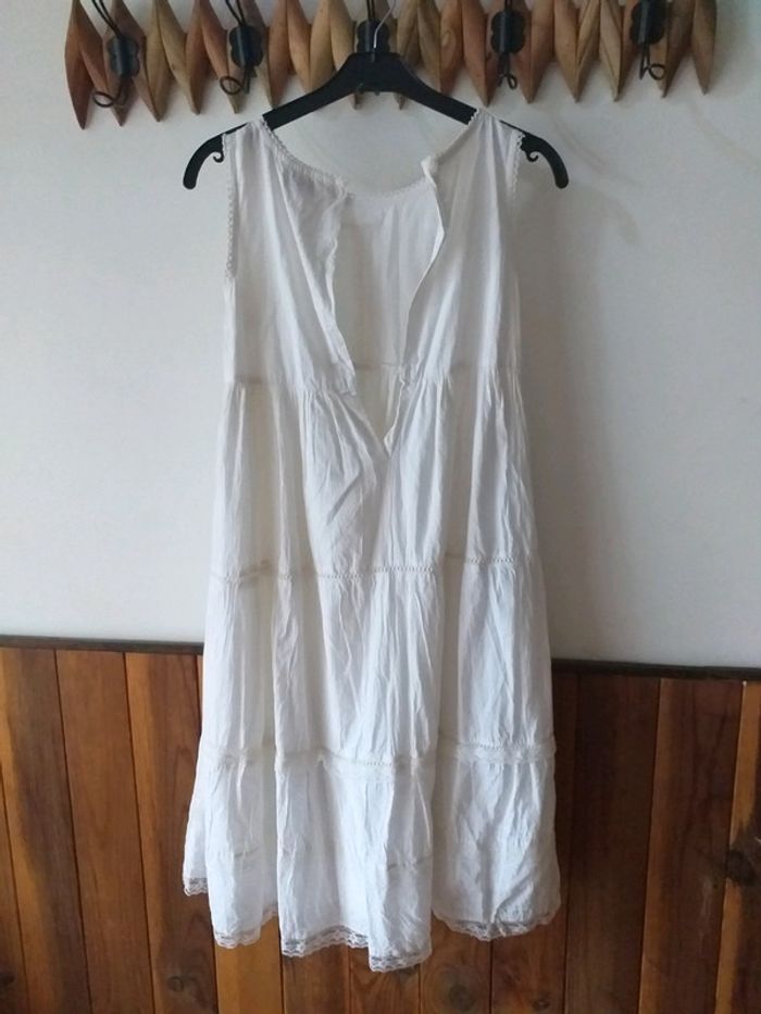 Jolie robe blanche longue doublé - photo numéro 2