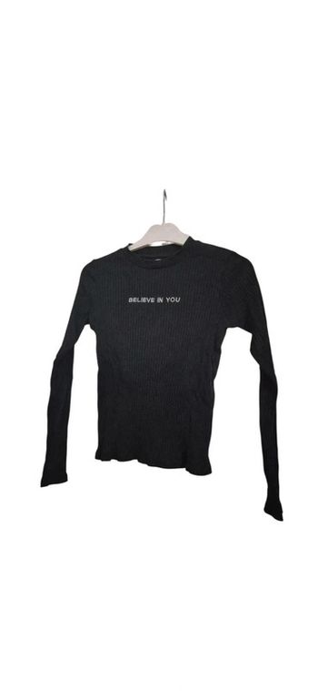 Pull noir