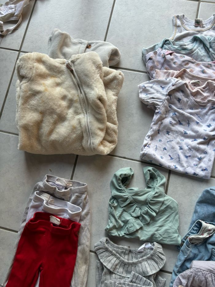 Lot de vêtement taille environ 9 18mois mixé de taille - photo numéro 5