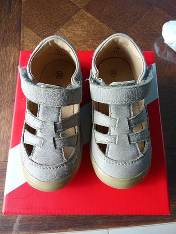 Sandales filles T.20 Kickers