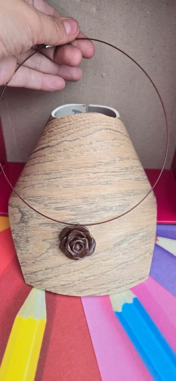 Collier rose marron fimo neuf - photo numéro 3